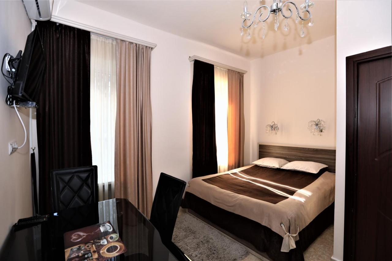 Comfort House Hotel And Tours Yerevan Bagian luar foto